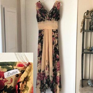 NWOT Cichic Fashion Collection Floral Maxi Dress